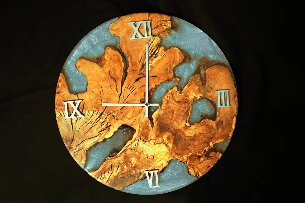 Resini, Sascha Stauffer, Holz-und Epoxidharz Design Ostermundigen, Bern